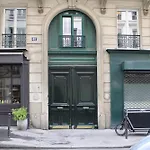 Charming Parisian T2 With Rooftop View