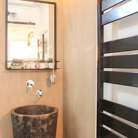 Charming Parisian T2 With Rooftop View Appartamento Parigi