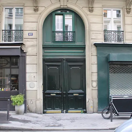 Appartamento Charming Parisian T2 With Rooftop View Parigi