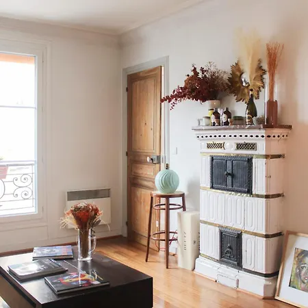 Charming Parisian T2 With Rooftop View