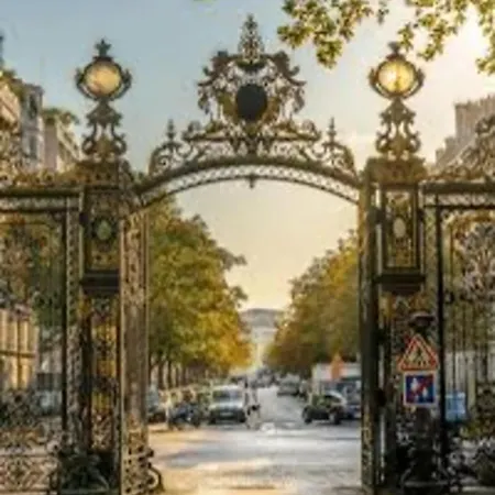 Apartment Charming Parisian T2 With Rooftop View *